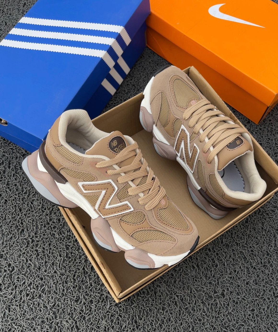 NEW BALANCE 9060 DAMA