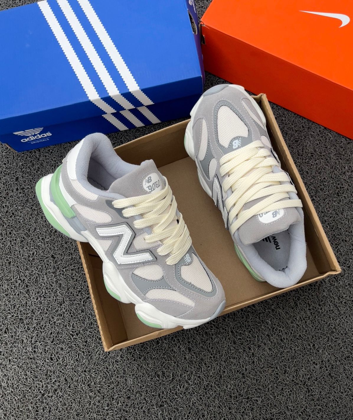 NEW BALANCE 9060 DAMA